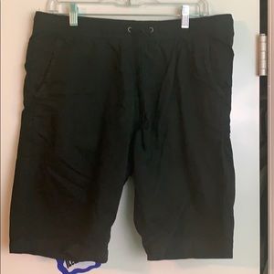 American Eagle black slim shorts